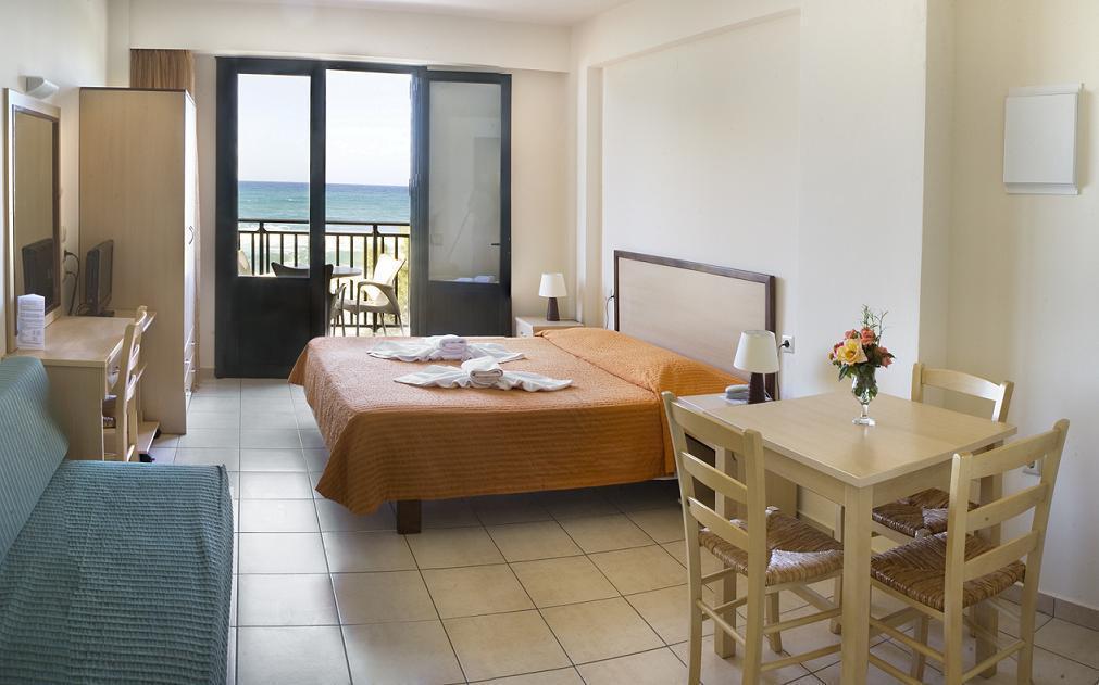 Margarita Beach Hotel Agia Marina Værelse billede