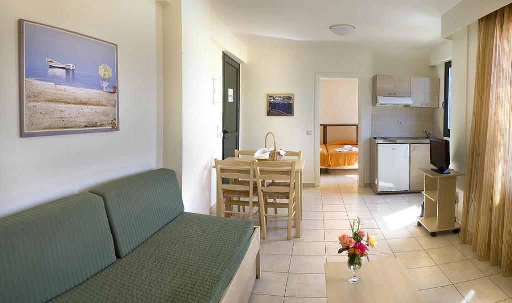 Margarita Beach Hotel Agia Marina Værelse billede